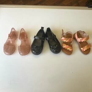 Carter’s & GAP Toddlers Girl’s 3 Pairs of Shoes and Sandals size 6, Black Pink